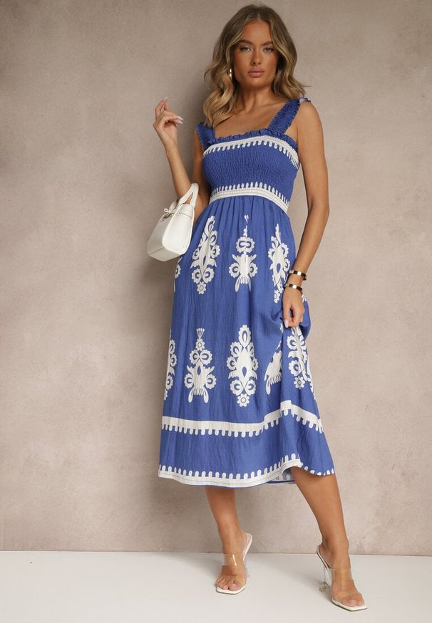 Renee - Niebieska Rozkloszowana Sukienka z Wiskozy z Ornamentnym Motywem Aloxe. Kolor: niebieski. Materiał: wiskoza. Sezon: lato