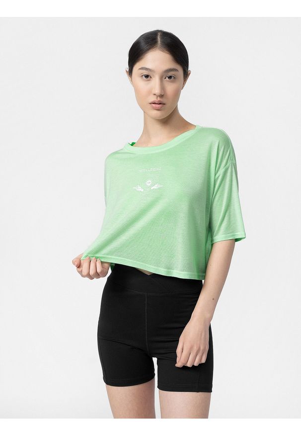 4f - T-shirt crop top oversize do jogi damski. Kolor: zielony. Materiał: dzianina, włókno. Sport: joga i pilates