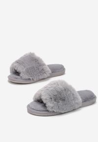 Born2be - Szare Kapcie Lineanor. Okazja: na co dzień. Nosek buta: otwarty. Zapięcie: bez zapięcia. Kolor: szary. Materiał: futro. Wzór: aplikacja. Styl: casual, elegancki #7