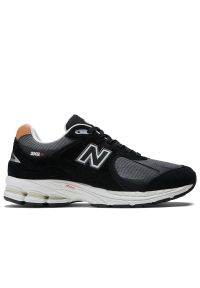 Buty New Balance M2002REB - czarne. Okazja: na co dzień. Kolor: czarny. Materiał: guma, zamsz, materiał, skóra. Szerokość cholewki: normalna. Sport: bieganie