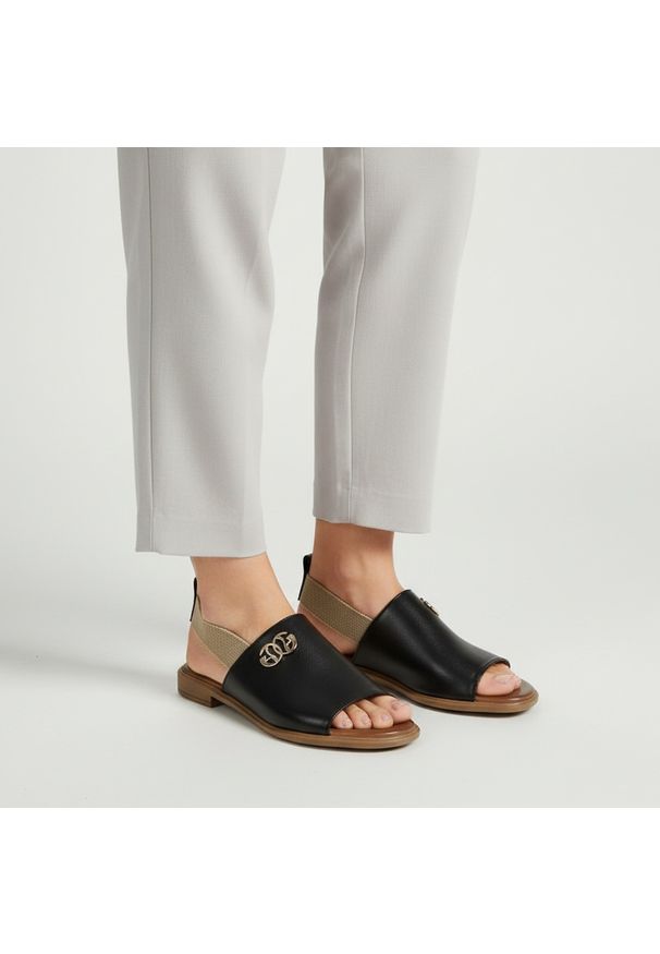 Sandały damskie Armodo, cholewka ze skóry naturalnej wsuwany fason elastyczna gumka z tyłu odkryte palce, czarne, 40473. Okazja: na co dzień. Zapięcie: pasek. Kolor: czarny. Wzór: aplikacja. Materiał: skóra. Sezon: lato. Obcas: na obcasie. Styl: casual, elegancki, klasyczny. Wysokość obcasa: niski