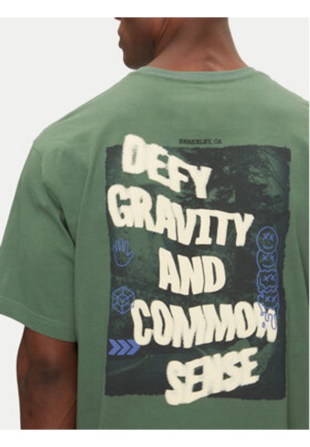 The North Face T-Shirt Heritage NF0A8C3Q Zielony Relaxed Fit. Kolor: zielony. Materiał: bawełna