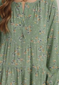 Renee - Zielona Sukienka Acoseusa. Kolor: zielony. Długość rękawa: długi rękaw. Wzór: kwiaty. Sezon: lato. Długość: mini #5