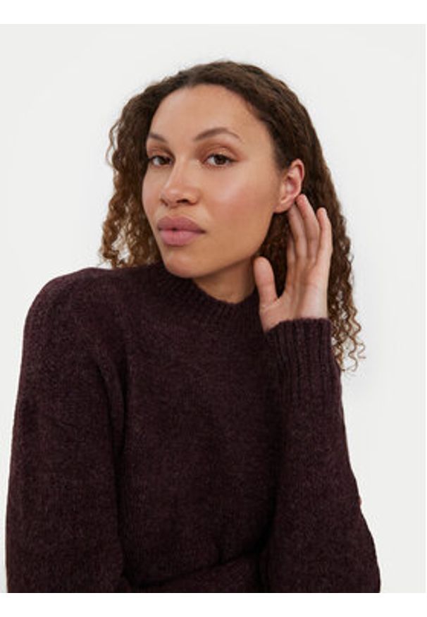 Vero Moda Sweter 10269229 Fioletowy Loose Fit. Kolor: fioletowy. Materiał: syntetyk