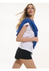 Sinsay - Bawełniane szorty - czarny. Kolor: czarny. Materiał: bawełna #1