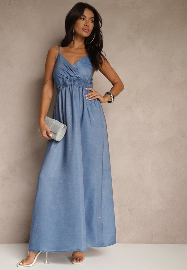 Renee - Niebieska Wiskozowa Sukienka o Kopertowym Kroju na Ramiączkach z Cyrkoniami Aravice. Okazja: na imprezę, na co dzień. Kolor: niebieski. Materiał: wiskoza. Długość rękawa: na ramiączkach. Typ sukienki: kopertowe. Styl: casual, elegancki