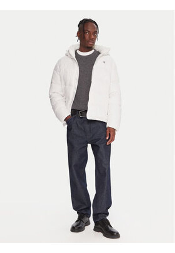 Calvin Klein Jeans Kurtka puchowa LV04RC518G Biały Regular Fit. Kolor: biały. Materiał: syntetyk