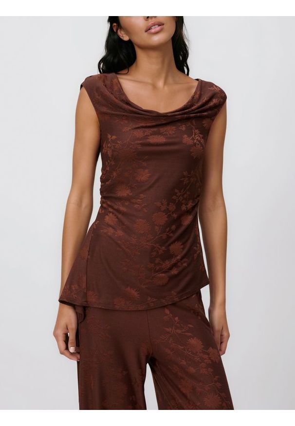 Reserved - Bluzka z wiskozą - ciemnobrązowy. Kolor: brązowy. Materiał: wiskoza