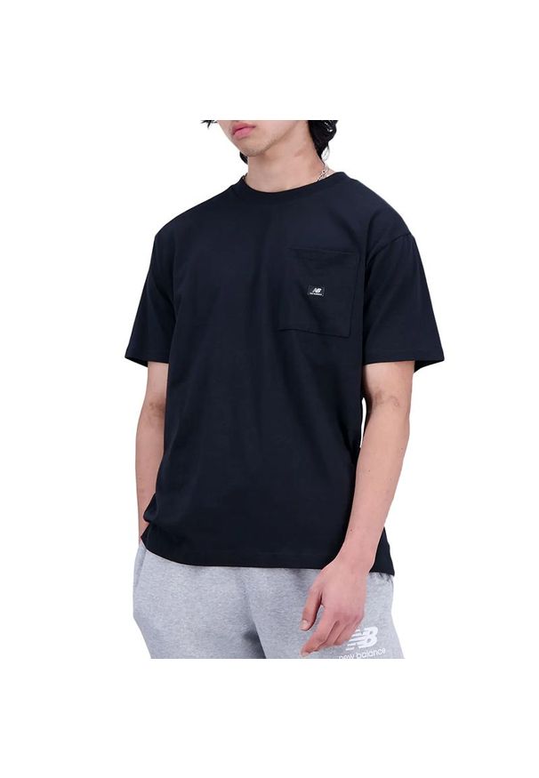 Koszulka New Balance MT31542BK - czarna. Kolor: czarny. Materiał: bawełna. Długość rękawa: krótki rękaw. Długość: krótkie