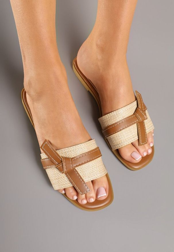 Born2be - Brązowo-Beżowe Klapki Ozdobione Paskiem i Supełkiem Emwia. Okazja: na co dzień. Kolor: brązowy. Wzór: aplikacja. Sezon: lato. Obcas: na obcasie. Styl: casual. Wysokość obcasa: niski