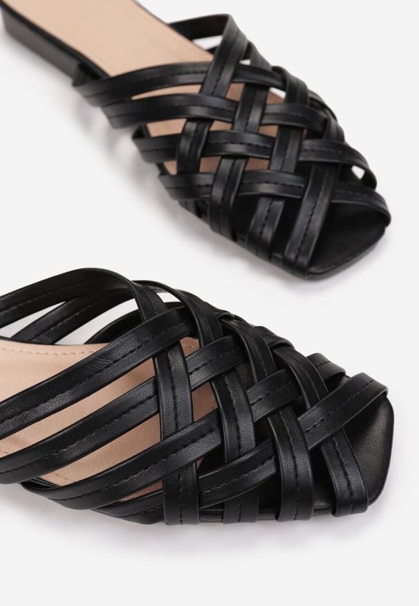 Born2be - Czarne Klapki Orethaphaura. Kolor: czarny