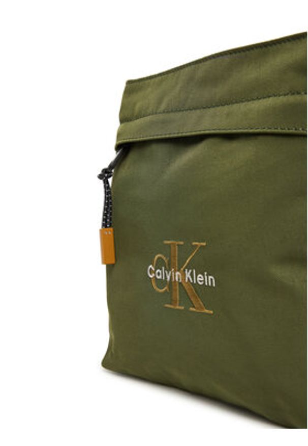 Calvin Klein Saszetka Bold Flatpack LV04D3178G Zielony. Kolor: zielony. Materiał: materiał
