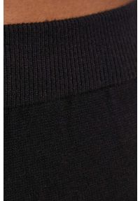 Answear Lab spodnie damskie kolor czarny gładkie. Stan: podwyższony. Kolor: czarny. Materiał: dzianina. Wzór: gładki #4