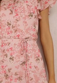 Renee - Różowa Sukienka Olima. Kolor: różowy. Materiał: materiał. Wzór: aplikacja, nadruk, kolorowy, kwiaty. Długość: mini