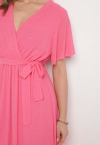 Born2be - Fuksjowa Brokatowa Sukienka Koktajlowa Ozdobiona Paskiem Ziliane. Okazja: na imprezę. Kolor: różowy. Wzór: aplikacja. Styl: wizytowy #3