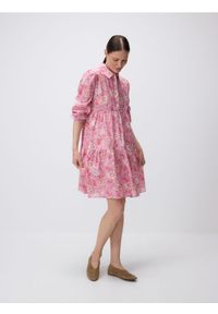 Reserved - Wzorzysta sukienka mini - różowy. Kolor: różowy. Materiał: tkanina, bawełna. Długość: mini #1
