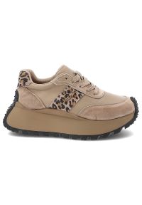 Beżowe Sneakersy Filippo Stylowe Obuwie Damskie Panterka. Kolor: beżowy. Materiał: skóra ekologiczna, zamsz. Szerokość cholewki: normalna. Wzór: motyw zwierzęcy. Styl: elegancki #6