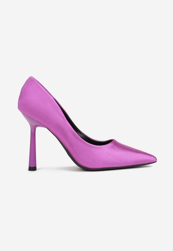 Renee - Fioletowe Szpilki Satynowe Otynge. Okazja: na spotkanie biznesowe. Nosek buta: otwarty. Kolor: fioletowy. Materiał: satyna. Obcas: na szpilce. Styl: elegancki, biznesowy. Wysokość obcasa: średni