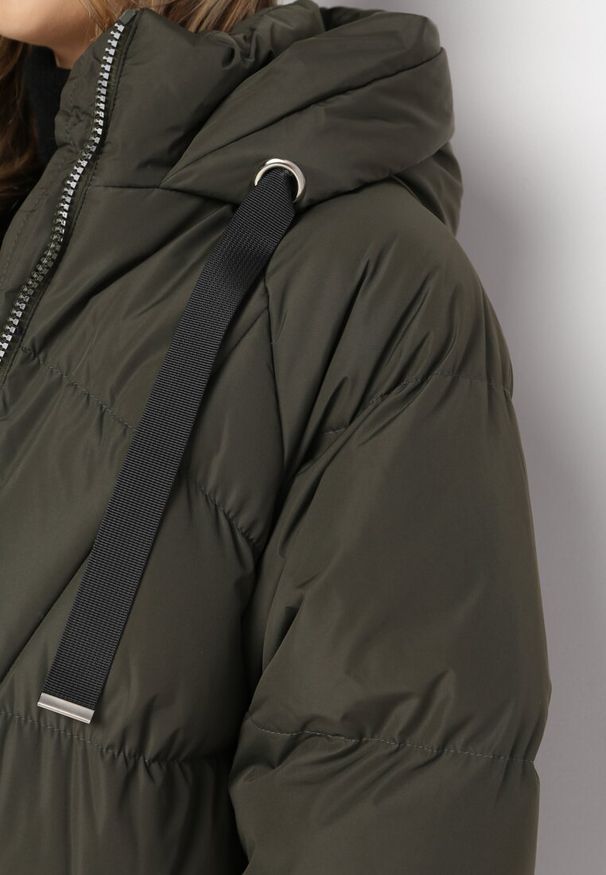 Born2be - Zielona Długa Kurtka Pikowana Płaszcz na Zamek z Kapturem Lesea. Okazja: na co dzień. Typ kołnierza: kaptur. Kolor: zielony. Materiał: jeans, dzianina. Długość: długie. Styl: elegancki, casual