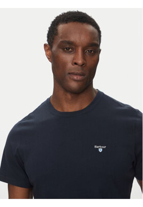 Barbour T-Shirt Tartan MTS0670NY31 Granatowy Tailored Fit. Kolor: niebieski. Materiał: bawełna