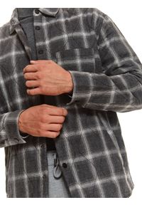 TOP SECRET - Pikowana koszulowa kurtka męska w kratę. Kolor: szary. Materiał: tkanina, bawełna. Długość rękawa: długi rękaw. Długość: długie. Wzór: kratka. Sezon: jesień #8