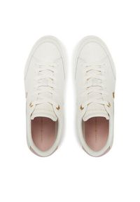 TOMMY HILFIGER - Tommy Hilfiger Sneakersy Essential Chic Court Sneaker FW0FW08322 Biały. Kolor: biały. Materiał: skóra #6