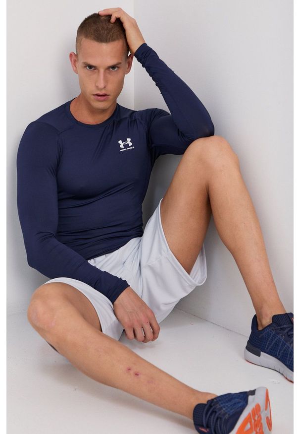 Under Armour - Longsleeve. Okazja: na co dzień. Kolor: niebieski. Długość rękawa: długi rękaw. Styl: casual