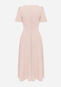 Born2be - Różowa Elegancka Sukienka VICES o Rozkloszowanym Kroju z Krótkim Rękawem Aezith. Okazja: na komunię, na wesele, na ślub cywilny. Kolor: różowy. Długość rękawa: krótki rękaw. Typ sukienki: proste, rozkloszowane. Styl: elegancki #4