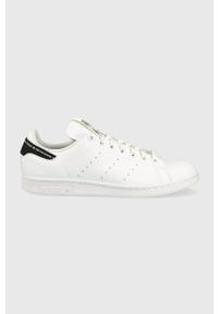 adidas Originals sneakersy Stan Smith kolor biały. Okazja: na plażę. Nosek buta: okrągły. Zapięcie: sznurówki. Kolor: biały. Materiał: materiał, guma. Model: Adidas Stan Smith