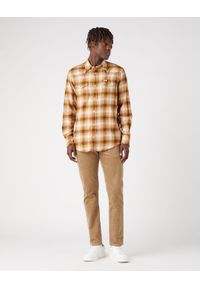 Wrangler - WRANGLER LS WESTERN SHIRT MĘSKA KOSZULA Z DŁUGIM RĘKAWEM W KRATĘ GOLDEN OAK W556B3H43. Długość rękawa: długi rękaw. Długość: długie