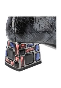 Szare Półbuty Artiker Stylowe Obuwie Damskie Na Obcasie. Okazja: na co dzień. Kolor: szary. Materiał: lakier. Szerokość cholewki: normalna. Wzór: kolorowy, aplikacja. Obcas: na obcasie. Styl: elegancki. Wysokość obcasa: średni #4