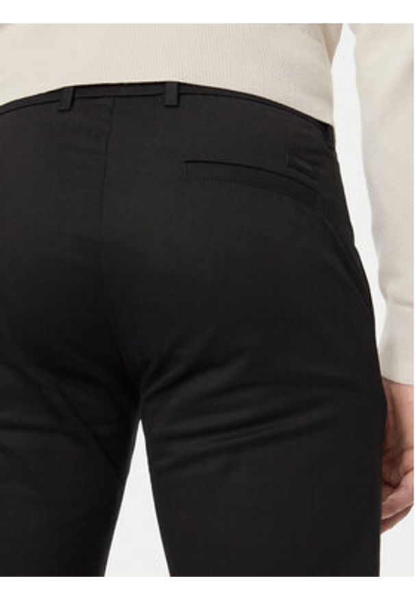 Calvin Klein Chinosy K10K113429 Czarny Slim Fit. Kolor: czarny. Materiał: bawełna