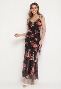 Born2be - Czarny Komplet w Kwiaty Spódnica i Top z Wiązanymi Ramiączkami i Falbankami Torellina. Kolor: czarny. Materiał: jeans. Wzór: kwiaty