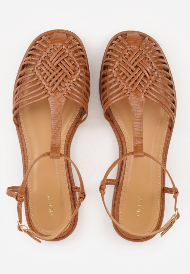 Renee - Brązowe Sandały VICES z Przeplatanymi Paskami i Zakrytym Noskiem Usinlisa. Okazja: na co dzień. Zapięcie: pasek. Kolor: brązowy. Wzór: paski. Styl: boho, elegancki, casual