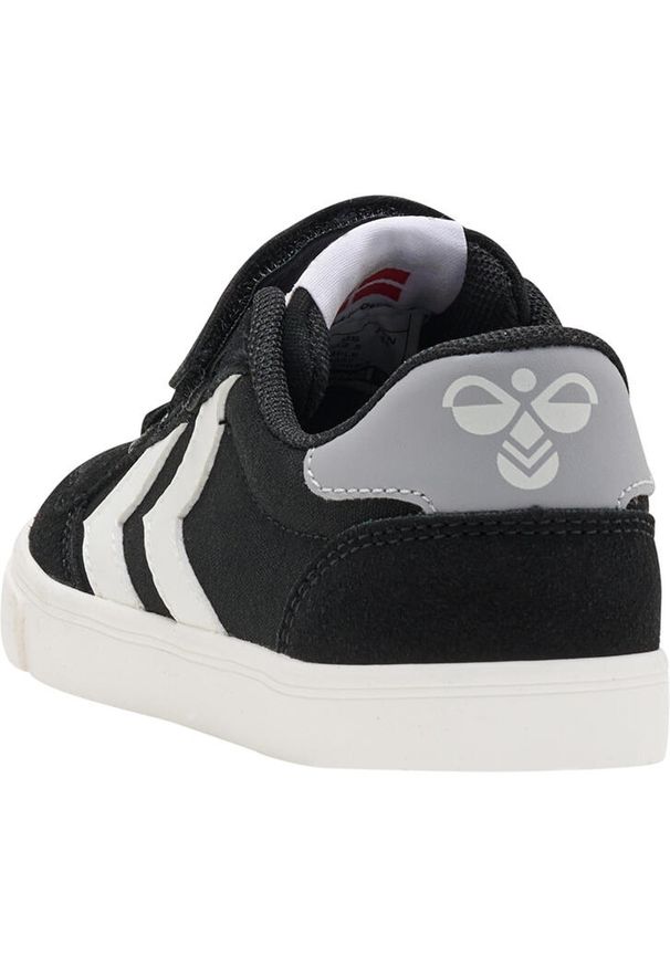 Trenerzy dla dzieci Hummel Slimmer Stadil. Okazja: na co dzień. Kolor: czarny. Materiał: zamsz. Szerokość cholewki: normalna