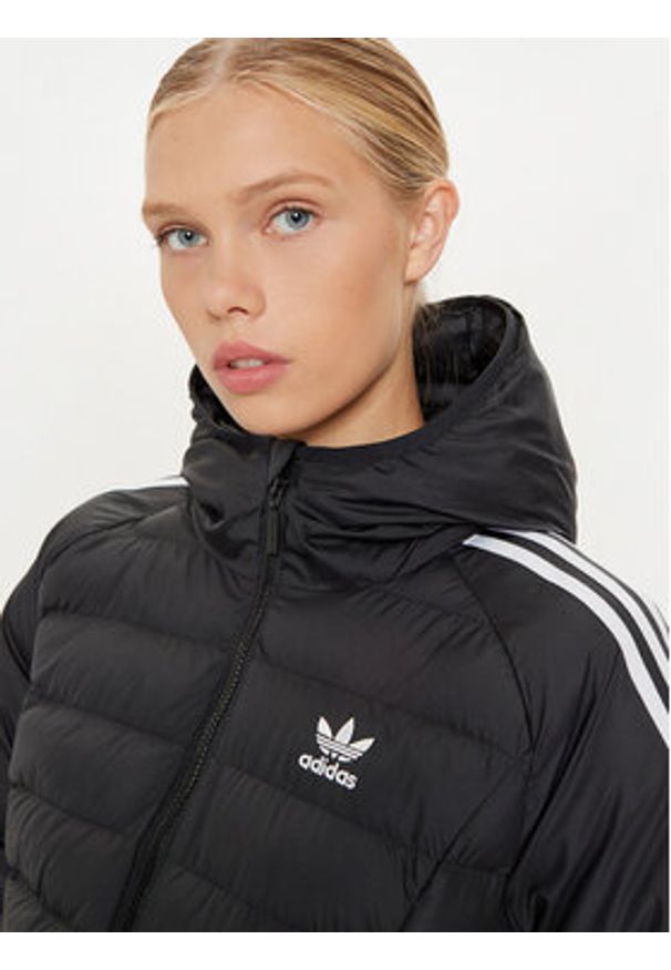 Adidas - adidas Kurtka przejściowa adicolor IW5849 Czarny Slim Fit. Kolor: czarny. Materiał: syntetyk