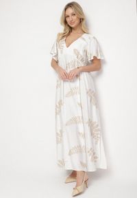 Born2be - Biała Wiskozowa Sukienka z Metalicznymi Haftami Helvesia. Okazja: na co dzień. Typ kołnierza: dekolt w kształcie V. Kolor: biały. Materiał: wiskoza. Wzór: haft. Styl: casual, elegancki #1