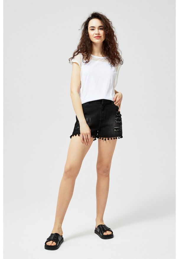 MOODO - Szorty jeansowe typu high waist. Stan: podwyższony. Materiał: jeans