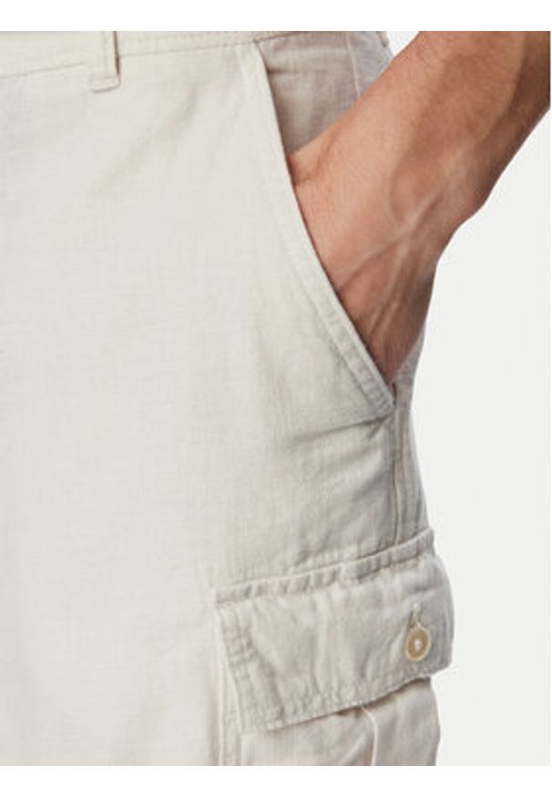 Calvin Klein Jeans Szorty materiałowe LV04RF610G Beżowy jasny Regular Fit. Kolor: beżowy. Materiał: bawełna