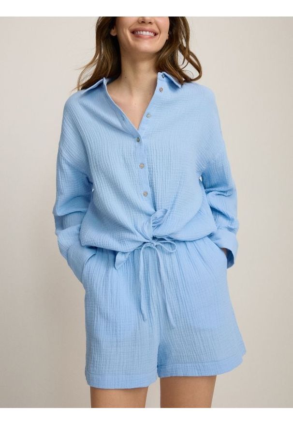 Reserved - Szorty z bawełnianego muślinu - jasnoniebieski. Kolor: niebieski. Materiał: bawełna