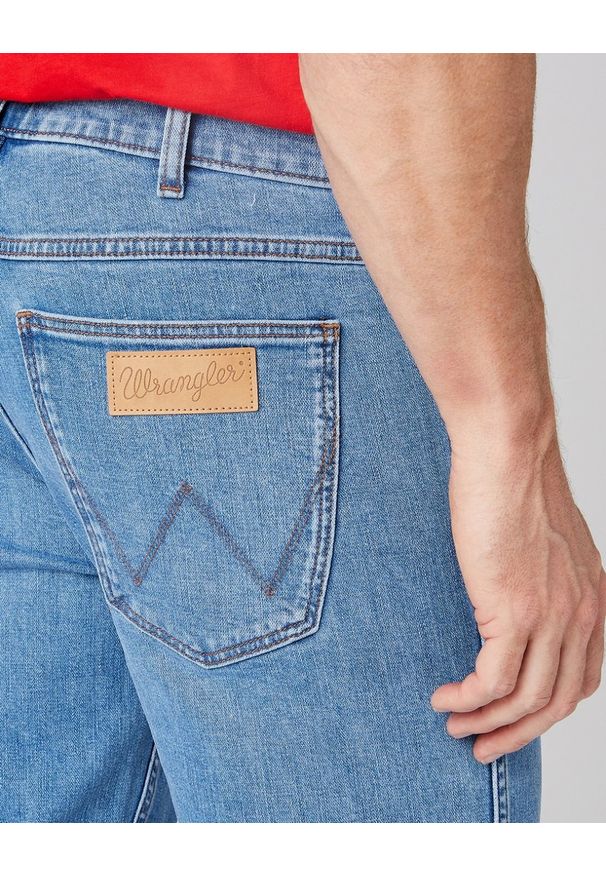 Wrangler - WRANGLER GREENSBORO MĘSKIE SPODNIE JEANSOWE MID TERM W15QHR18Y 112145829