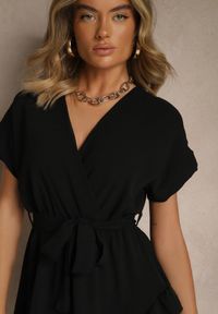 Renee - Czarna Sukienka o Rozkloszowanym Kroju z Paskiem i Falbanami Addea. Kolor: czarny. Typ sukienki: rozkloszowane. Styl: elegancki #3