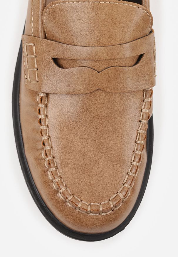 Born2be - Ciemnobeżowe Marszczone Mokasyny Vices ze Skórzaną Wkładką Nestia. Okazja: na co dzień, na spotkanie biznesowe, do pracy. Kolor: beżowy. Materiał: skóra. Styl: casual, biznesowy, elegancki