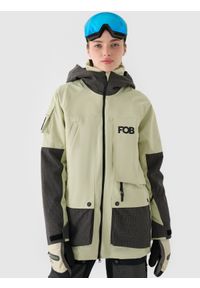 4f - 4F Kurtka snowboardowa membrana 10000 damska - oliwkowa/khaki XS. Okazja: na co dzień. Typ kołnierza: kaptur. Kolor: oliwkowy, brązowy, wielokolorowy. Materiał: dzianina, poliester, materiał, tkanina. Wzór: gładki. Sezon: zima. Styl: klasyczny, sportowy, casual