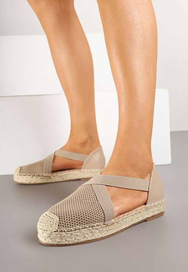 Born2be - Ciemnobeżowe Espadryle Ozdobione Plecionką i Paskiem Morinia. Okazja: na co dzień. Zapięcie: pasek. Kolor: beżowy. Wzór: aplikacja. Obcas: na obcasie. Styl: casual, elegancki. Wysokość obcasa: niski