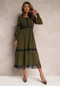 Renee - Ciemnozielona Maxi Sukienka o Rozkloszowanym Kroju z Ozdobną Koronką i Mankietami Kante. Kolor: zielony. Materiał: koronka. Wzór: koronka. Typ sukienki: rozkloszowane. Długość: maxi