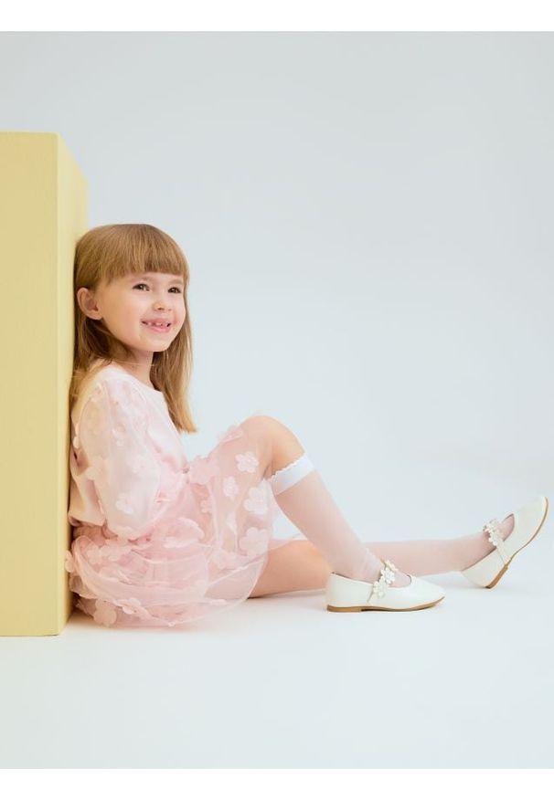 Reserved - Tiulowa spódnica z kwiatowym motywem - pastelowy róż. Kolor: różowy. Materiał: tiul. Wzór: kwiaty