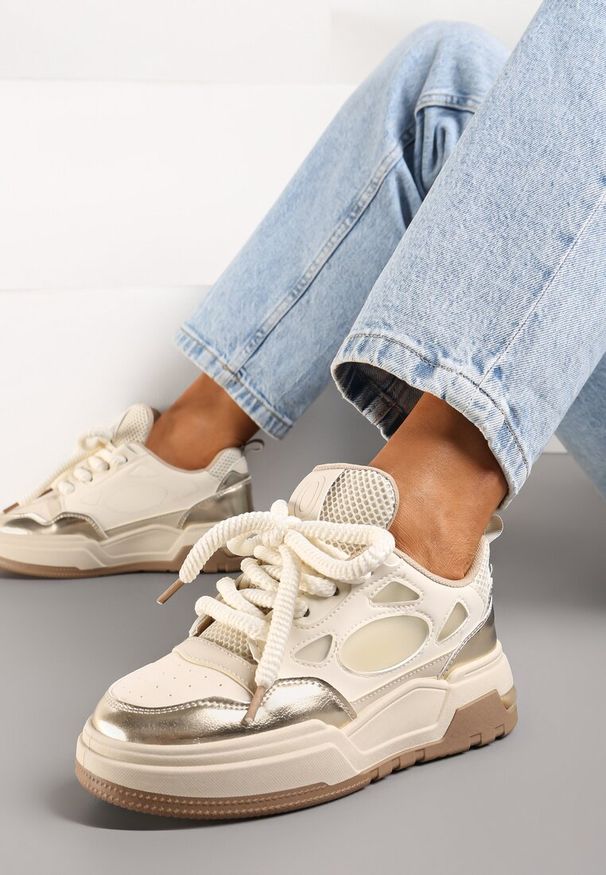Born2be - Beżowe Sneakersy na Grubej Podeszwie z Ozdobnym Sznurowaniem Aqulli. Kolor: beżowy. Materiał: jeans. Obcas: na platformie