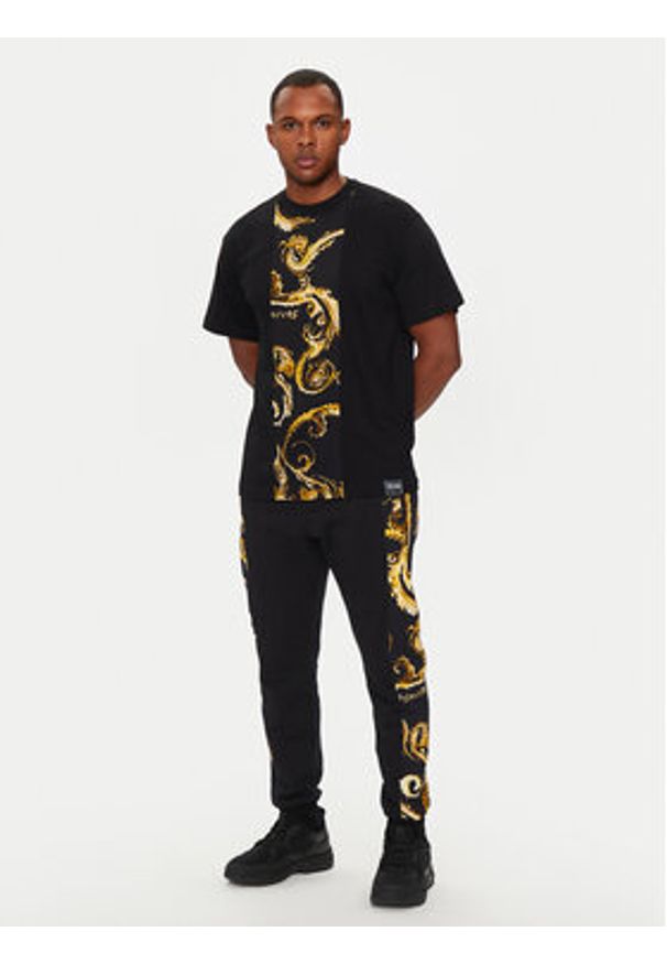 Versace Jeans Couture T-Shirt 77GAH612 JS388 Czarny Regular Fit. Kolor: czarny. Materiał: bawełna