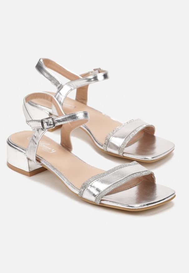 Renee - Srebrne Sandały w Cyrkonie na Niskim Słupku Kanora. Kolor: srebrny. Obcas: na słupku. Styl: elegancki